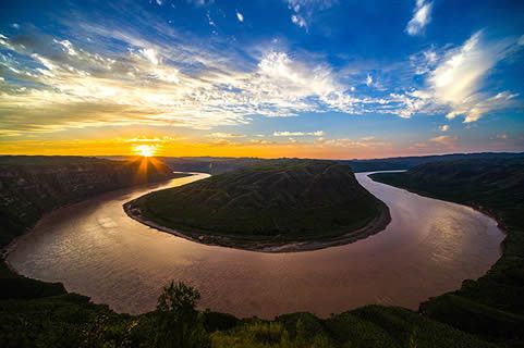 陜北現(xiàn)肉夾饃式大樓 華全發(fā)電機(jī)組也趕來(lái)湊趣